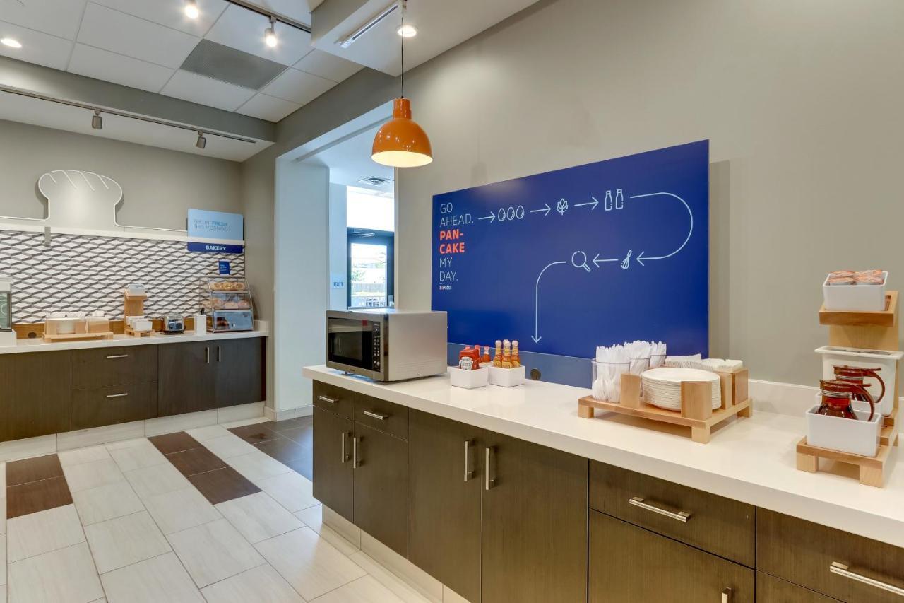 Holiday Inn Express - Wilmington - Porters Neck By Ihg Esterno foto